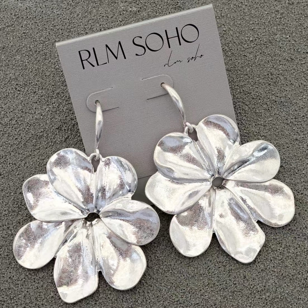 Bloom Sculpt Flower Earrings