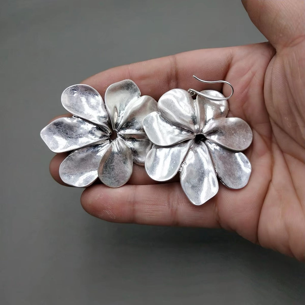 Bloom Sculpt Flower Earrings